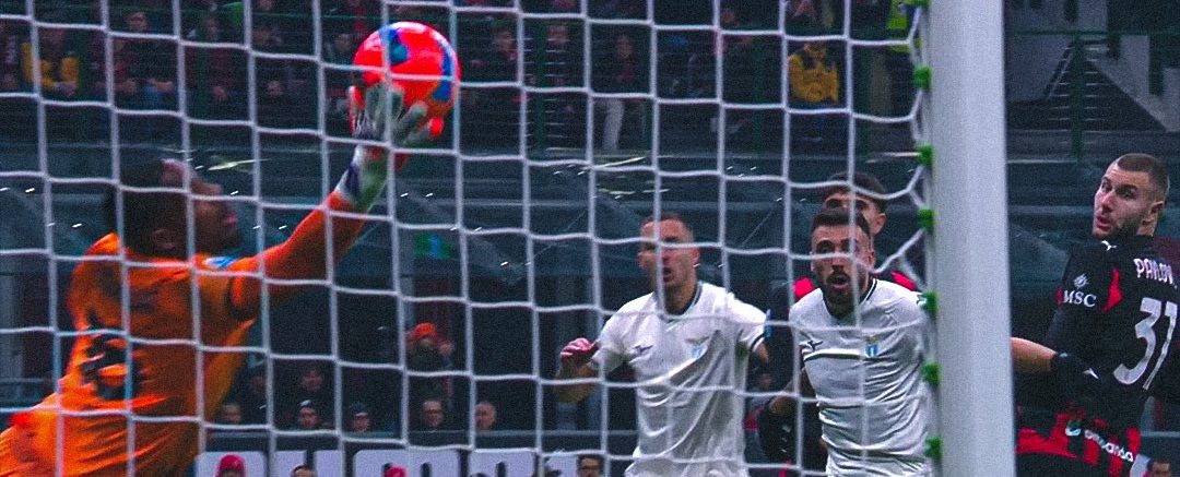 Milan, corto muso e primo posto: decide Leao. VAR e rabbia Lazio in pieno recupero. Espulso Allegri article-post