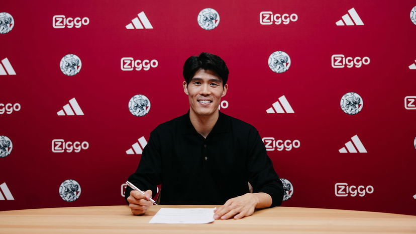 Ufficiale: Ajax, Tomiyasu si lega al club fino al termine della stagione preview
