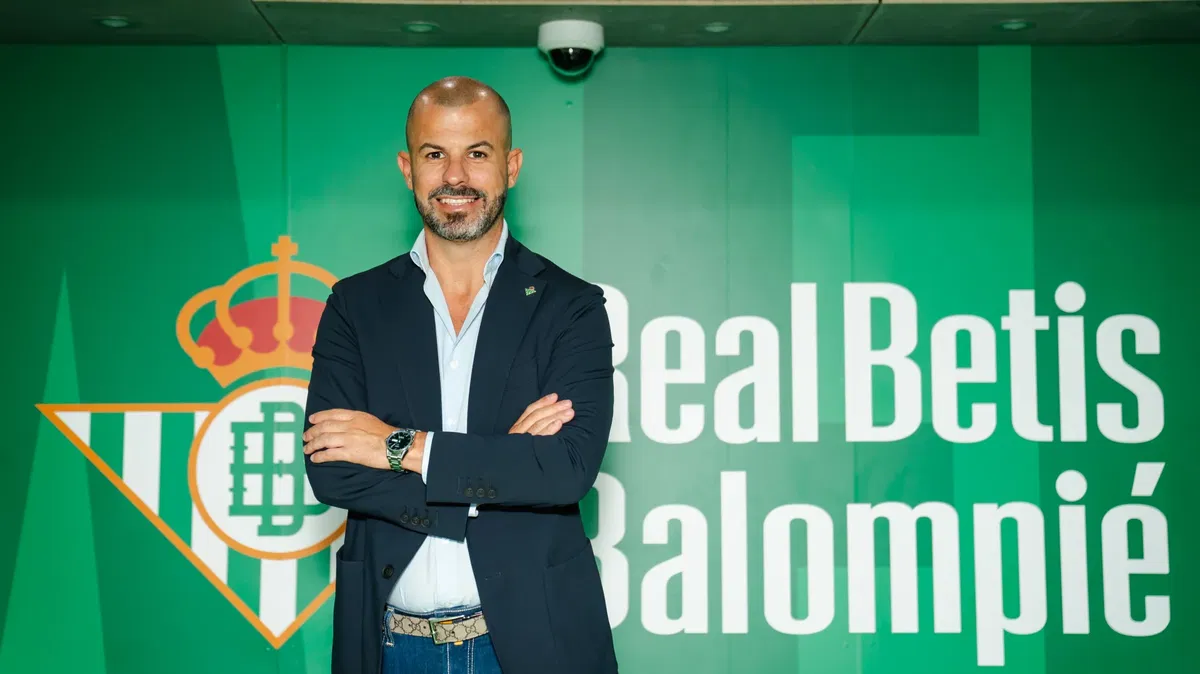 Fajardo (d.s. Betis): “L’ingaggio di Antony è stato il più difficile della mia carriera” article-post