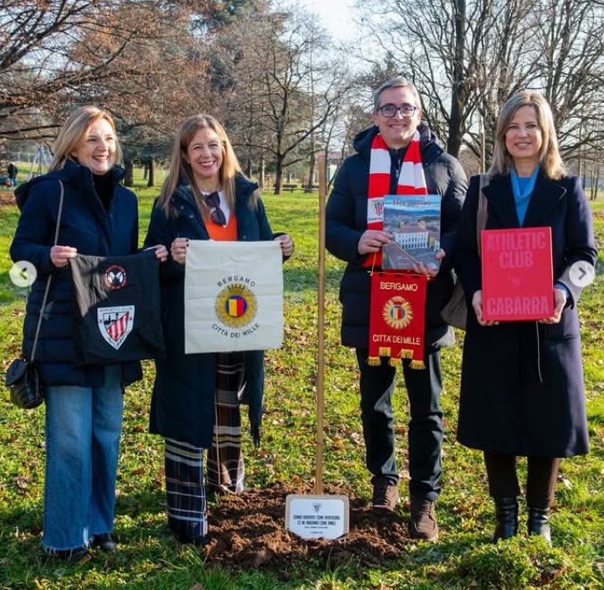 Indignazione a Bergamo: sradicata la quercia Guernica donata ieri dall’Athletic Bilbao article-post