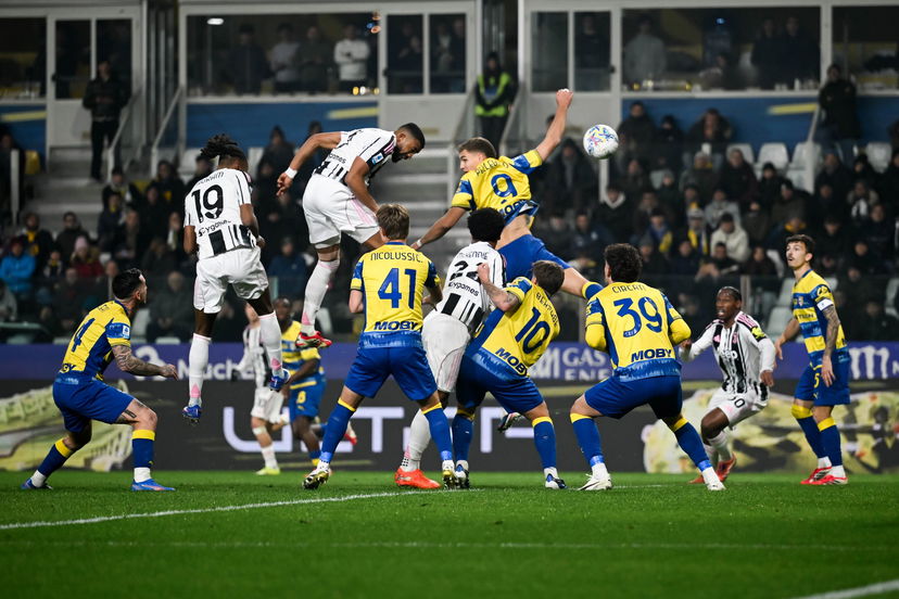 Palo di Conceicao, poi Bremer e McKennie: Parma-Juventus 0-2 dopo i primi 45′ preview