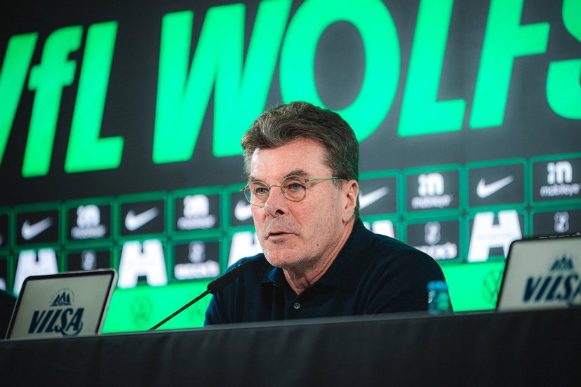 Ufficiale: Hecking nuovo allenatore del Wolfburg. Torna dopo dieci anni preview