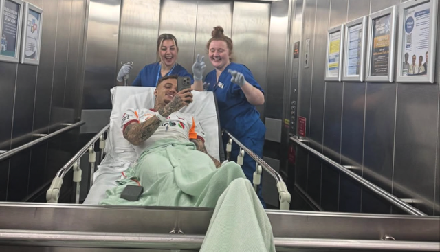 Lang, la nota del Galatasaray: “Grave taglio al pollice”. E lui ironizza sui social dopo l’intervento article-post