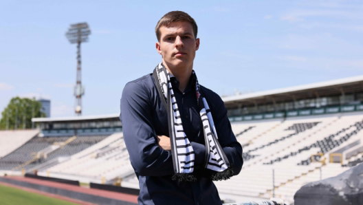 Il Milan mantiene il vantaggio, il 2007 Kostic è già pronto per le visite preview