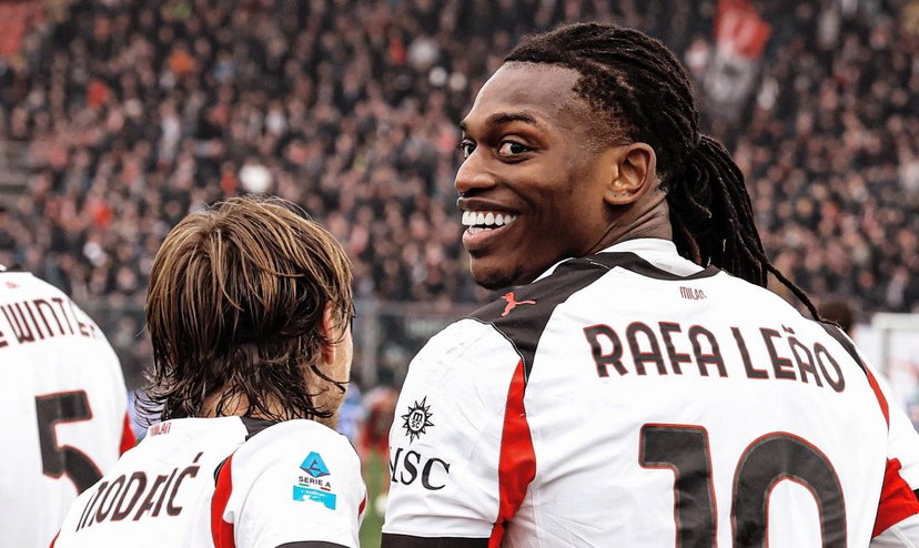 Milan, Leao e Gabbia si allenano a parte preview