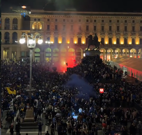 Scudetto Inter, la festa a Piazza del Duomo. I video preview