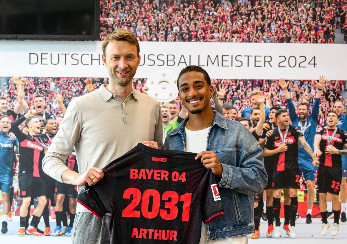 Ufficiale: Bayer Leverkusen, Arthur rinnova fino al 2031 article-post