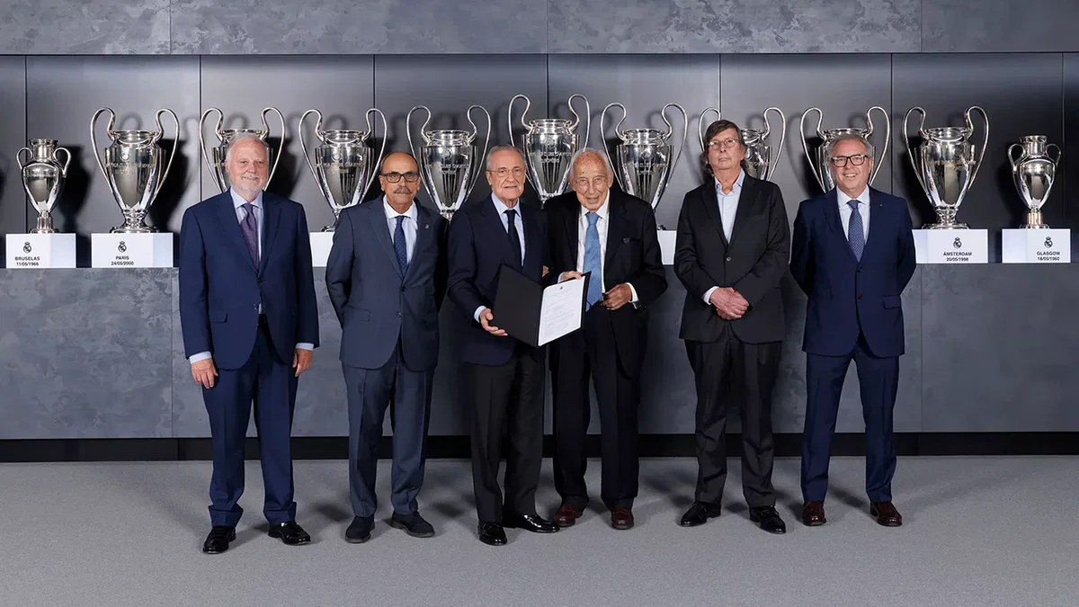 Ufficiale: Florentino Perez presidente del Real Madrid e Papa Leone XIV diventa membro onorario article-post