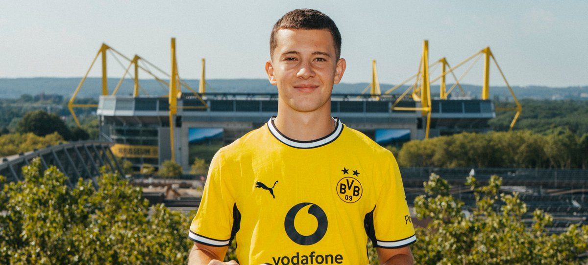 Borussia Dortmund, Karetsas esce in barella per problemi circolatori. Il comunicato del club article-post