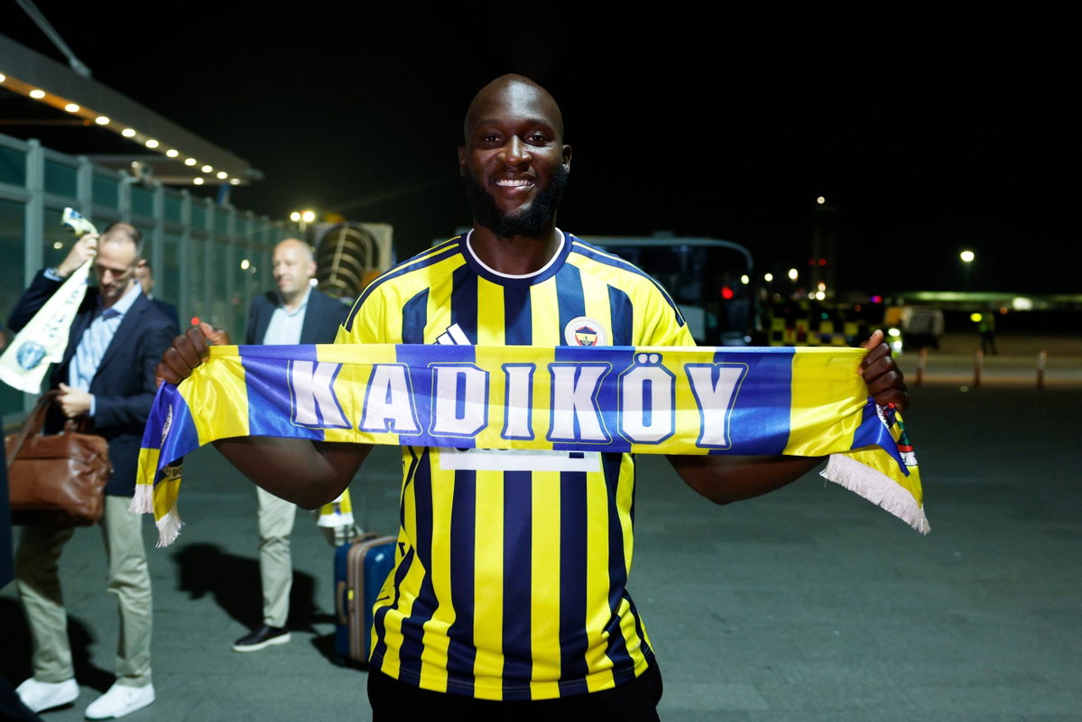 Lukaku fa il suo esordio con il Fenerbahce: “Felice, fisicamente sto bene. Con il Lione avremmo meritato la vittoria” article-post