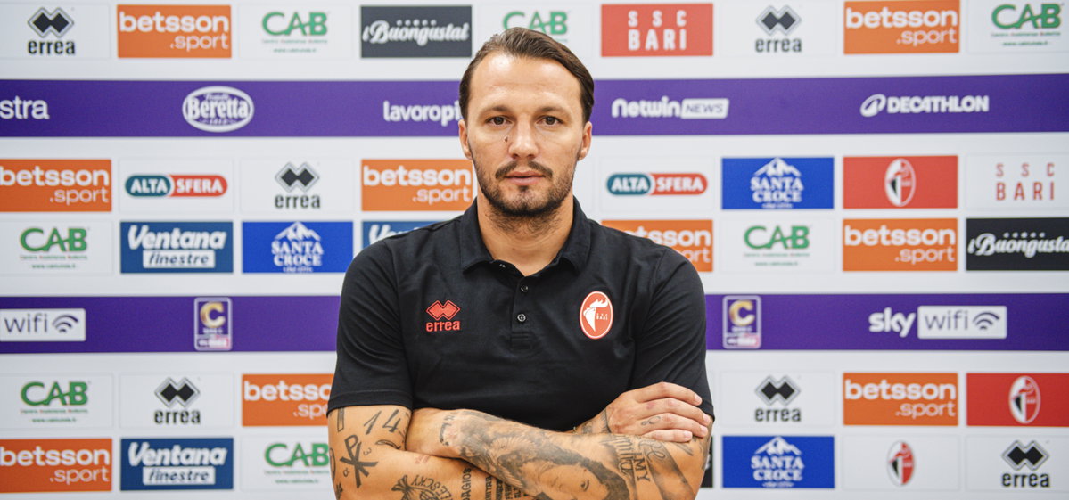 Ora è anche ufficiale: Vasile Mogos è un nuovo calciatore del Bari article-post