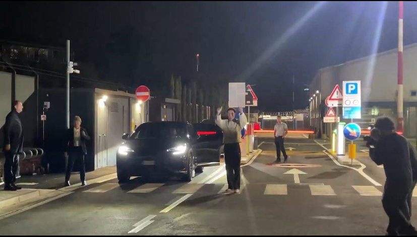 Curtis Jones è atterrato a Milano: inizia l’avventura con l’Inter preview
