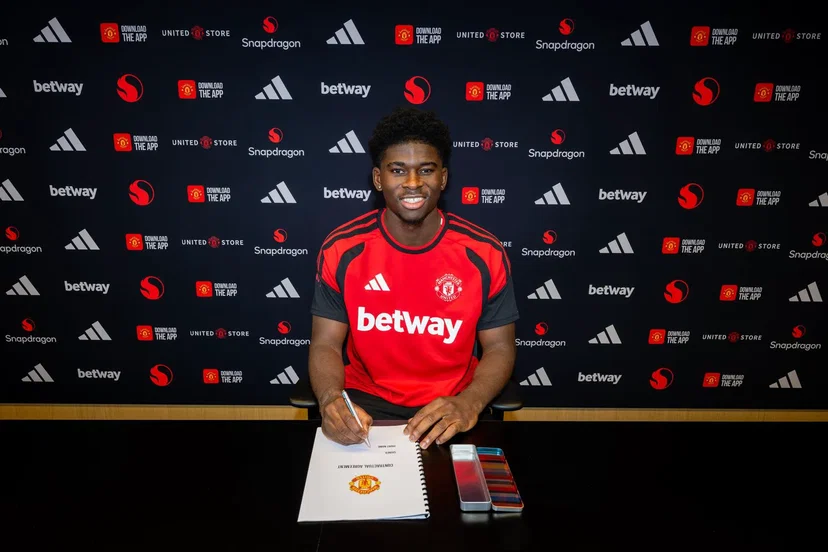 Ufficiale: Baleba è un nuovo centrocampista del Manchester United per 80 milioni preview
