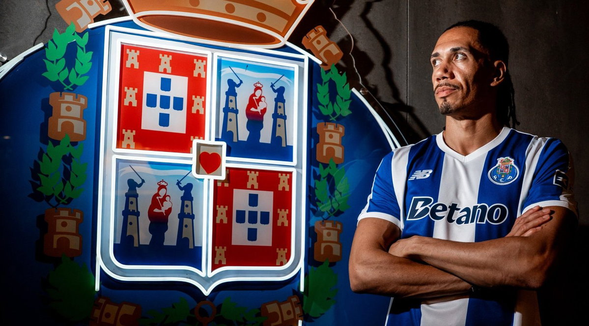 Ufficiale: Smalling nuovo giocatore del Porto article-post