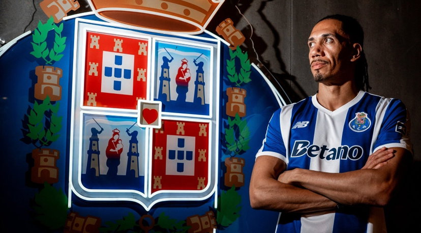 Ufficiale: Smalling nuovo giocatore del Porto preview