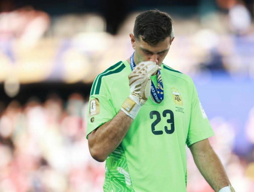 Dibu Martinez: “Se giocassimo oggi contro la Spagna, li batteremmo. Il miglior giocatore del Mondiale doveva essere Messi” preview