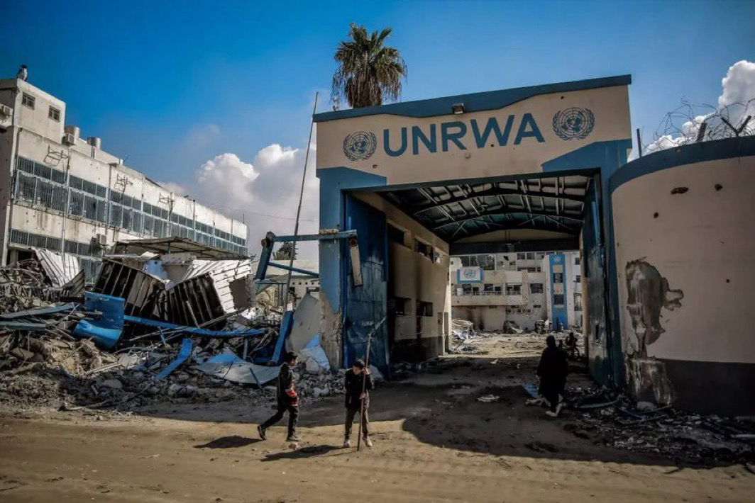 Israele rende illegali gli aiuti umanitari dell’Unrwa ai civili palestinesi article-post
