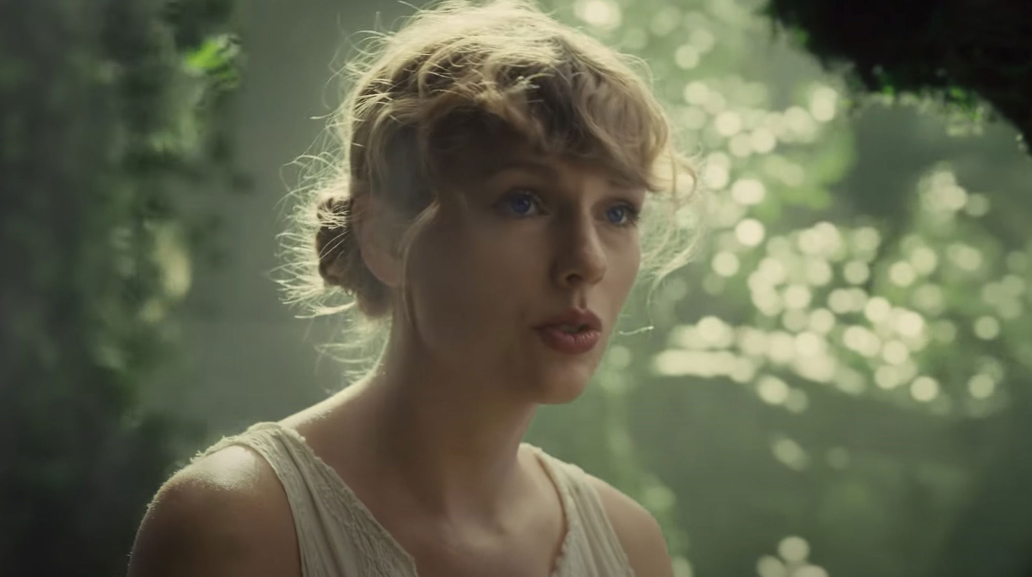 Taylor Swift: Cardigan, il video musicale del nuovo singolo * Biccy.it