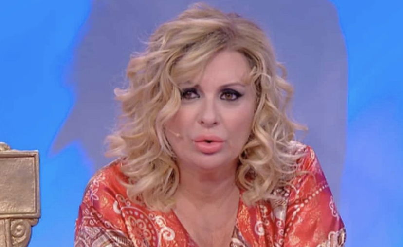 Tina Cipollari furiosa fa nomi e cognomi: “Buffoni e pagliacci” preview