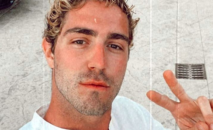 Tommaso Zorzi ironizza sulla canzone di Francesco Monte e poi litiga con la sua fidanzata preview