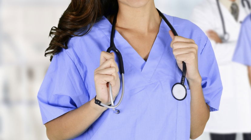 Firenze, Oss aggredita dal figlio di un paziente: “Stai zitta lesbica” preview