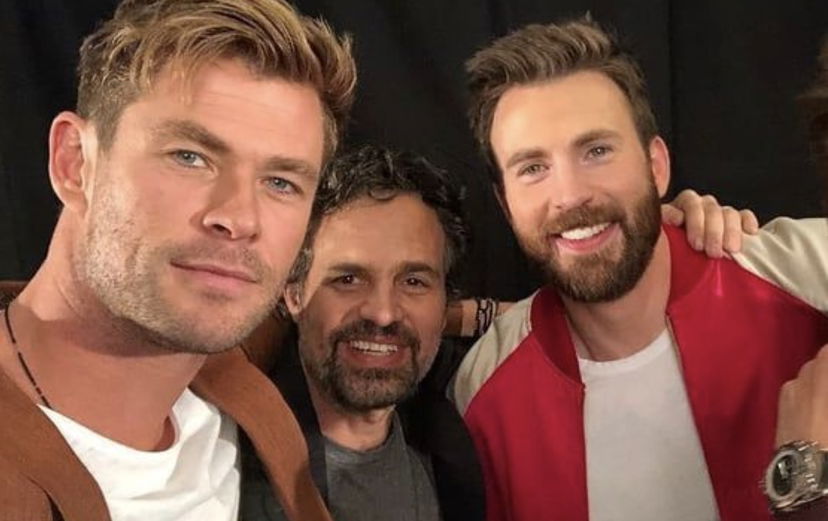 Mark Ruffalo commenta in modo perfetto la foto privata che Chris Evans ha pubblicato per sbaglio preview