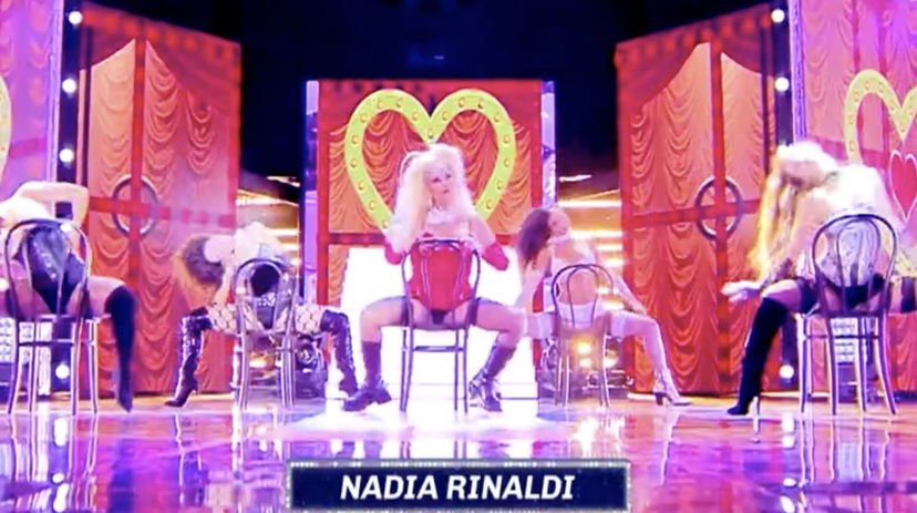 Nadia Rinaldi imita Christina Aguilera in Lady Marmalade a Domenica Like preview