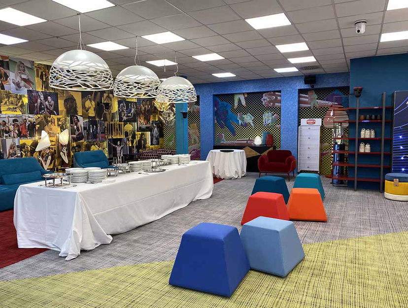 Il Grande Fratello Vip chiude le porte: a causa Covid-19 salta anche la conferenza stampa preview