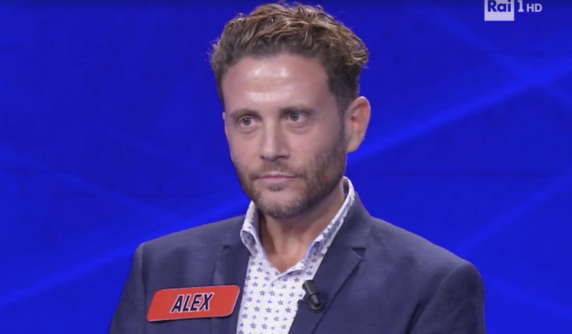 L’Eredità: il naturalissimo coming out di Alex che saluta il fidanzato preview