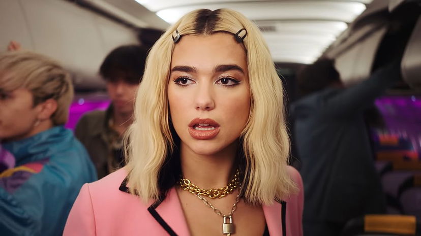 Dua Lipa si scaglia contro un tabloid (che cancella l’articolo incriminato) preview
