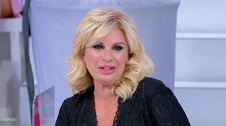 Isola dei Famosi, Tina Cipollari: “Mi hanno chiesto di partecipare” preview
