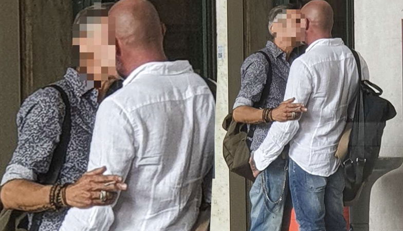 Il cantante brizzolato gay che bacia il compagno alla stazione: le incongruenze della foto preview