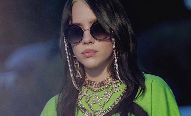 Billie Eilish mostra il suo corpo senza abiti oversize e viene massacrata con commenti bodyshaming preview