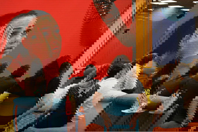 Il nuovo spot tv del Grande Fratello Vip è così cringe da essere ipnotico preview