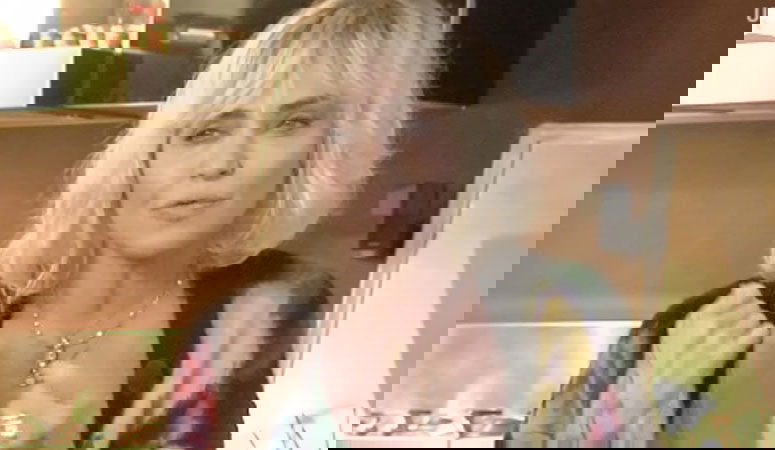 Paola Barale parla di fluidità: “Io con una donna?” preview