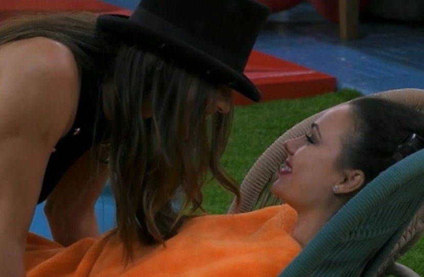 Dayane Mello e Adua Del Vesco sempre più vicine: “Mi sono innamorata di te”, Bettarini c’aveva visto lungo? preview