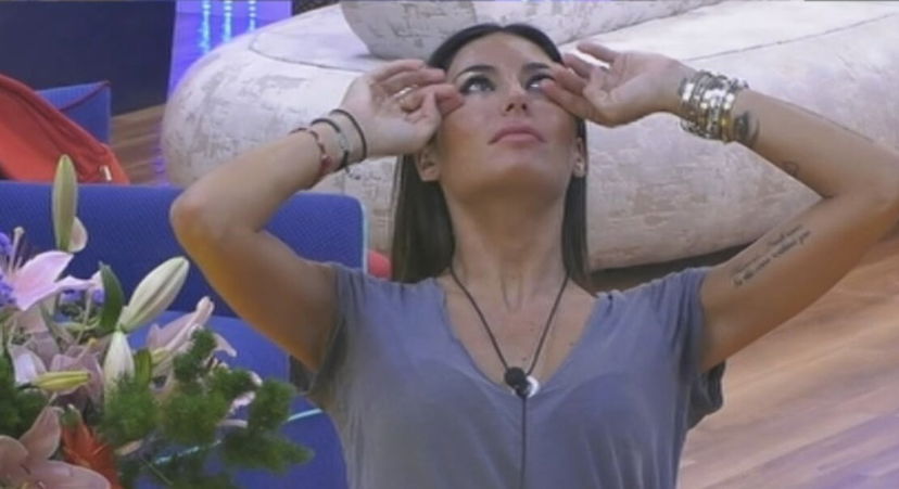 Elisabetta Gregoraci scoppia a piangere: “Non ce la faccio più” preview