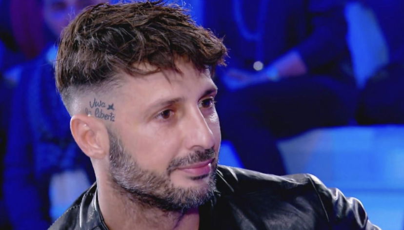 Fabrizio Corona fa delle precisazioni sul contratto da 50.000€ che avrebbe con Mediaset preview