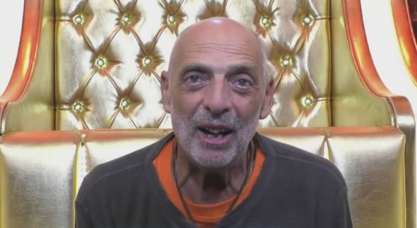 Paolo Brosio attacca gli autori del GF Vip, Signorini scopre tutto: “Libero di andarsene” preview