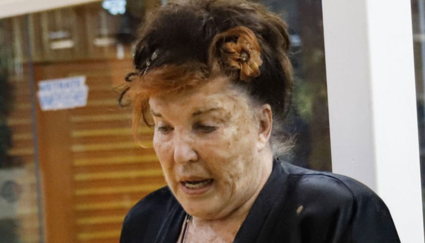Patrizia De Blanck infrange il regolamento e lo confessa nella notte article-post