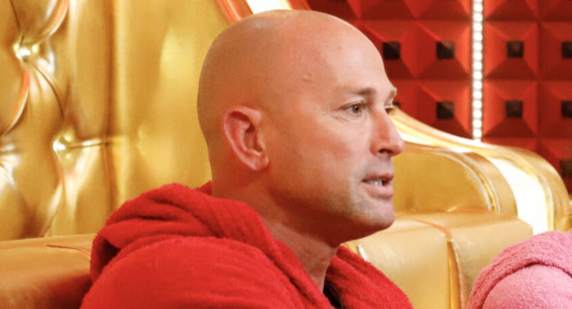 GF Vip, suocera di una gieffina manda un sms a Bettarini: “Quando entri smascherala, non è sincera” preview