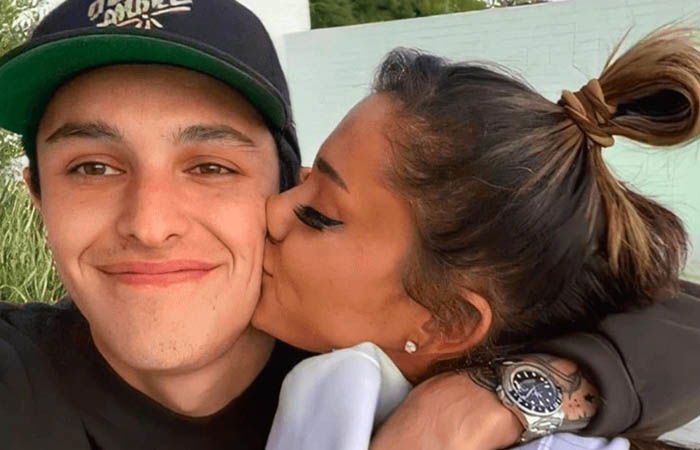 Ariana Grande si sposa! preview