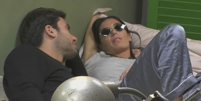 Elisabetta Gregoraci parla della notte che ha passato da sola con Pierpaolo e scherza: “Abbiamo fatto l’amore” preview