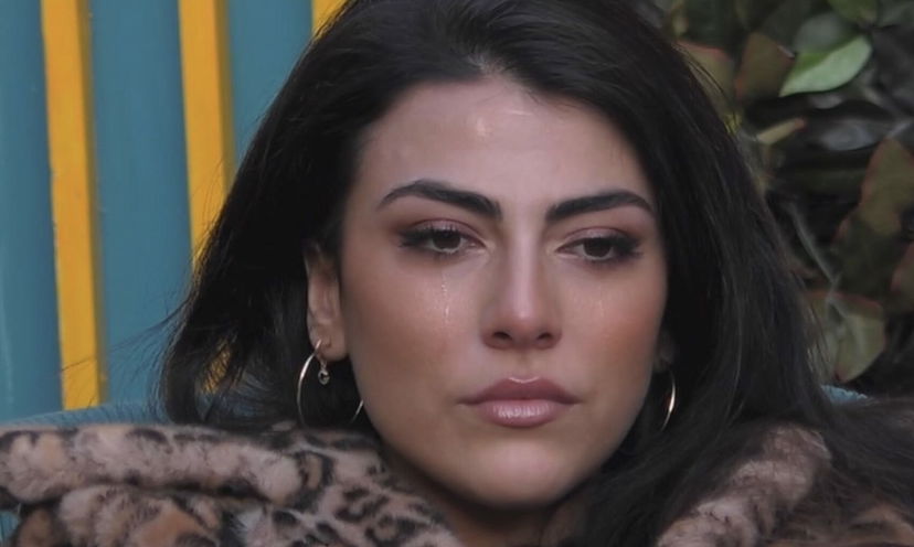 Giulia Salemi vittima dei fan della Gregoraci: urla contro di lei, ma Pierpaolo la difende preview