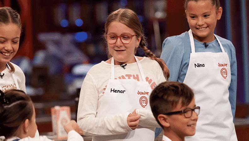 MasterChef Junior Spagna: la splendida naturalezza con cui la concorrente di 10 anni parla di bisessualità preview