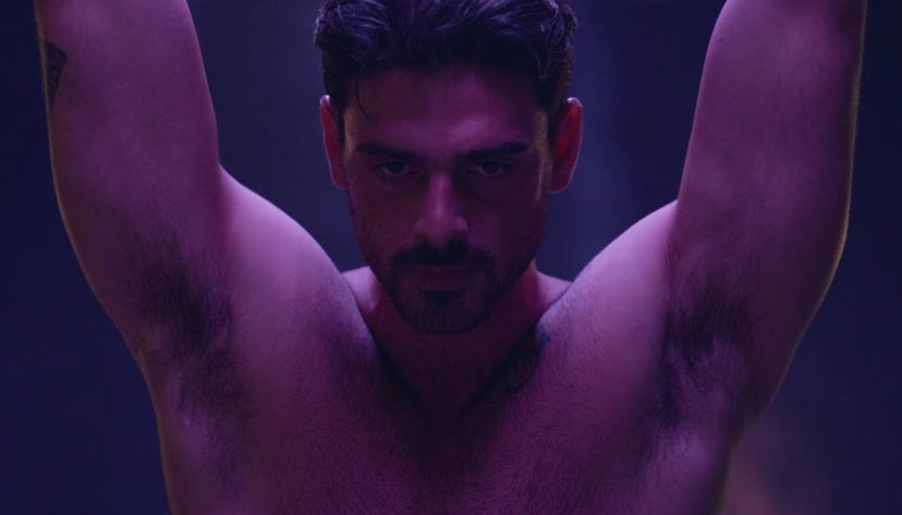 Michele Morrone e le chat notturne con un volto noto di questo GF Vip: il rumor preview