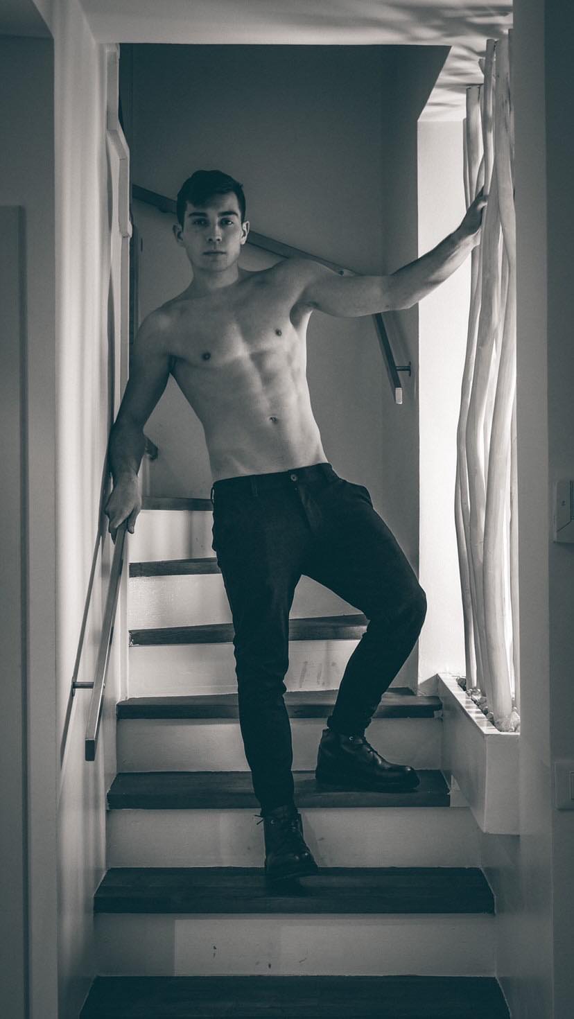 Vladimir Barbu, Monster Cock Diver