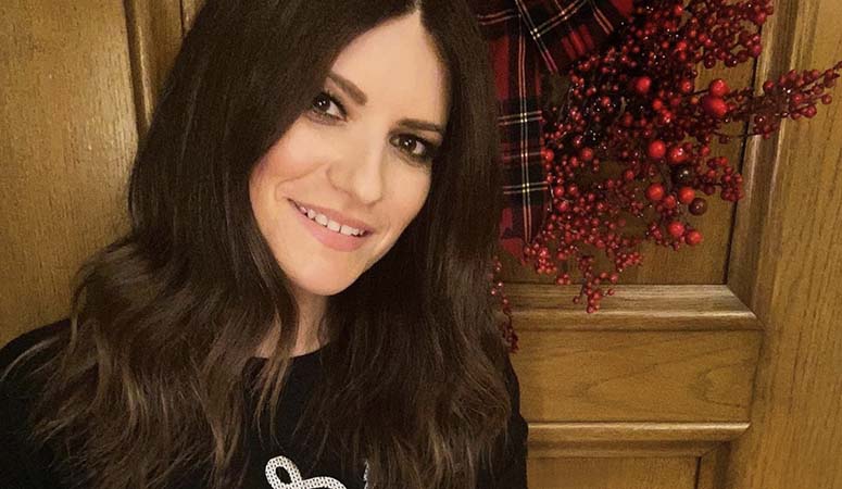 Laura Pausini dà una risposta perfetta ad un fan che si era lamentato di un suo post Instagram preview