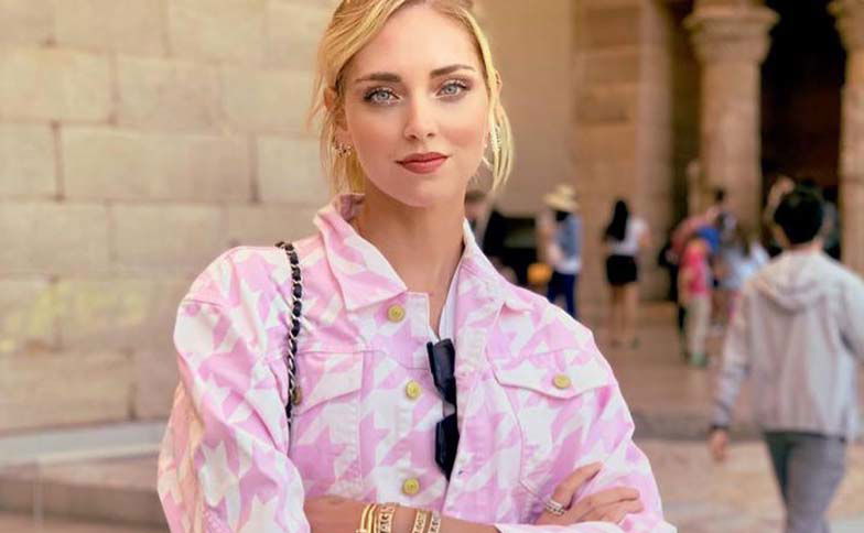 In una serie amatissima di Netflix la protagonista veste Chiara Ferragni Collection preview
