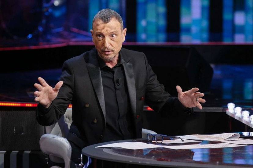 Amadeus dà un ultimatum alla Rai: o ci sarà il pubblico all’Ariston o non condurrà preview